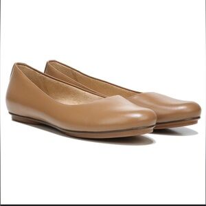 New without Box Naturalizer Women’s Maxwell Genuine Leather Ballet Flat